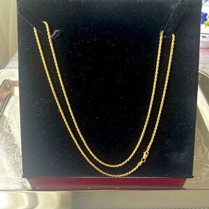 Beautiful 18k gold chain necklace